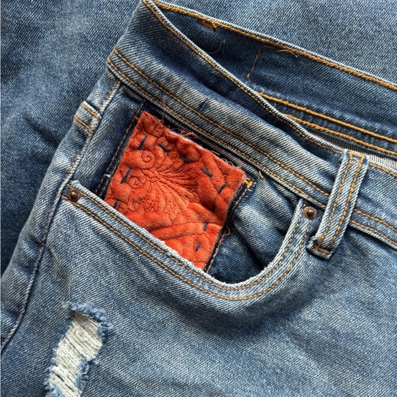 Customized Patchwork/Embroidered Jeans - Picture 6 of 10